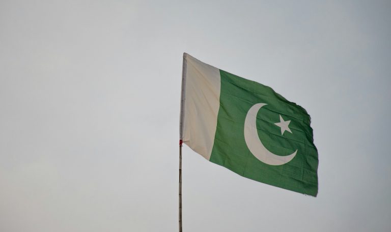 Read more about the article پاکستان کا سیاسی بحران اور عمران خان